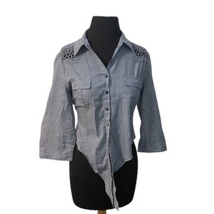 Papaya Women's‎ Light Blue Button Down Shirt, Size Large